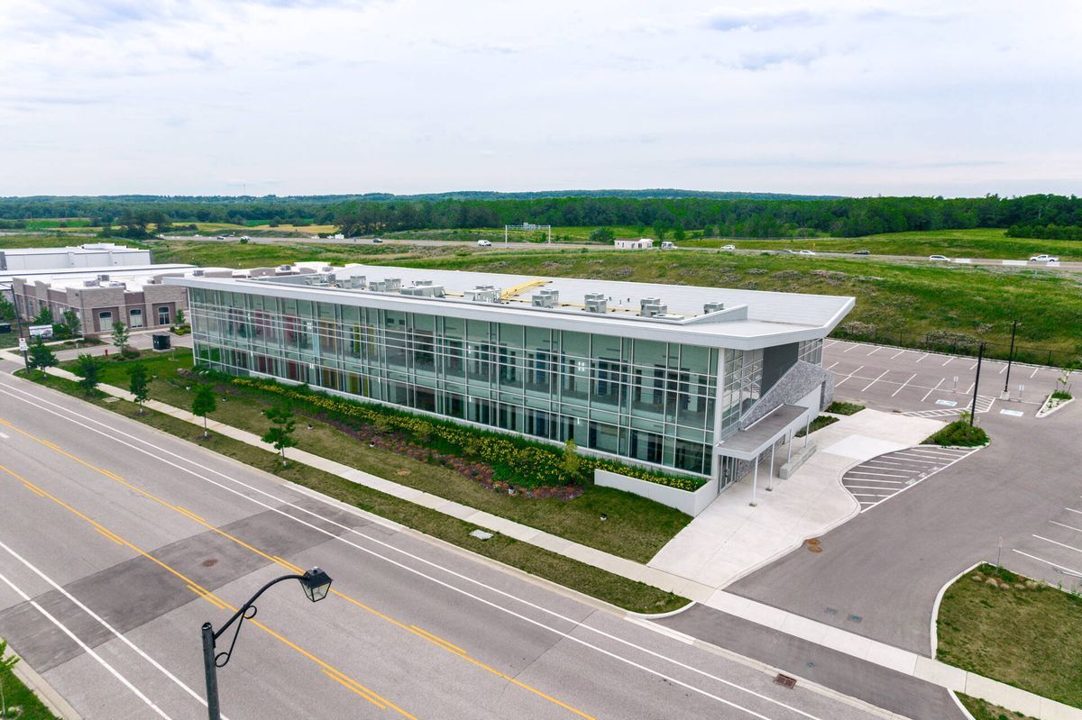 READY TO MOVE IN NEW MEDICAL OFFICES: Pharmacy, Walk In, Dental & More