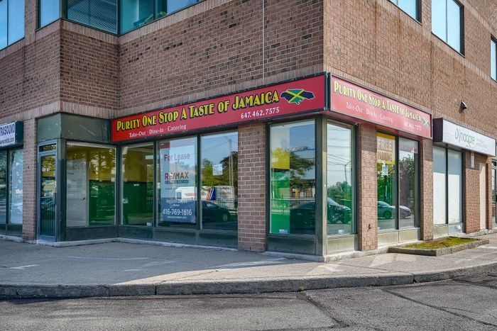 Prime Corner Location for Fast Food Chain or Coffee Shop