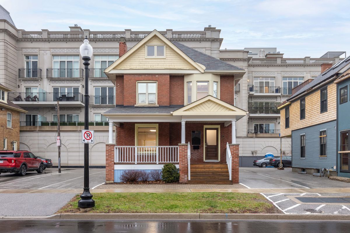 Office/Retail Building - Downtown Oakville 