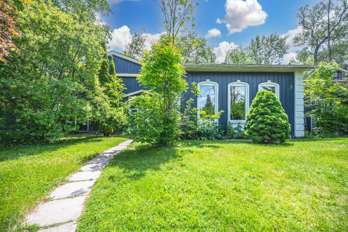Wasaga beach 12-Unit multifamily