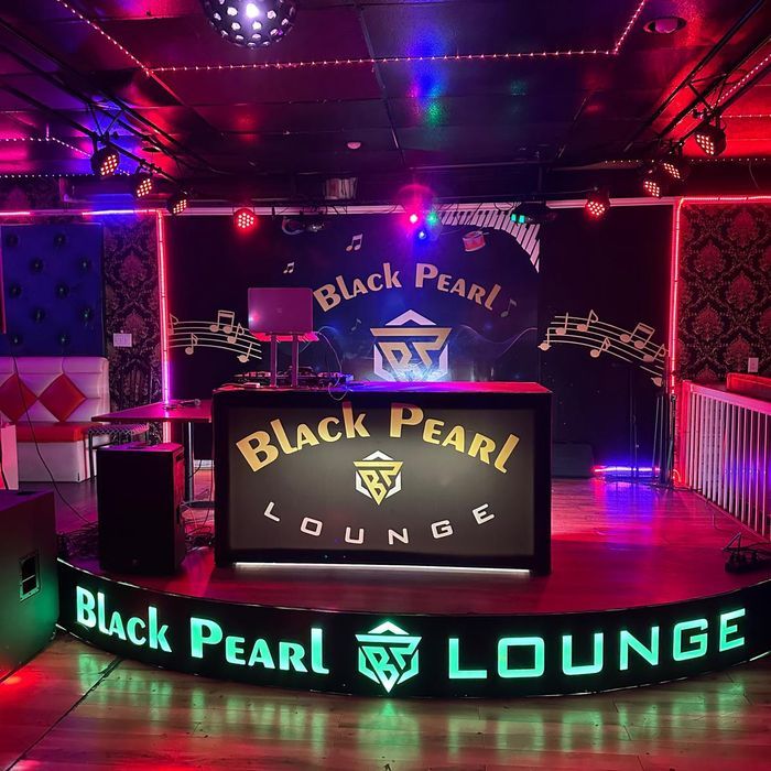 Running Bar for sale ( Business only) In Calgary 