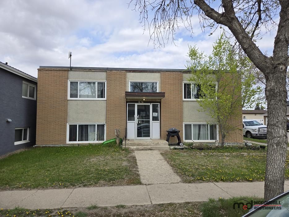 Real Estate Auction - Multi-Family Apartment Building