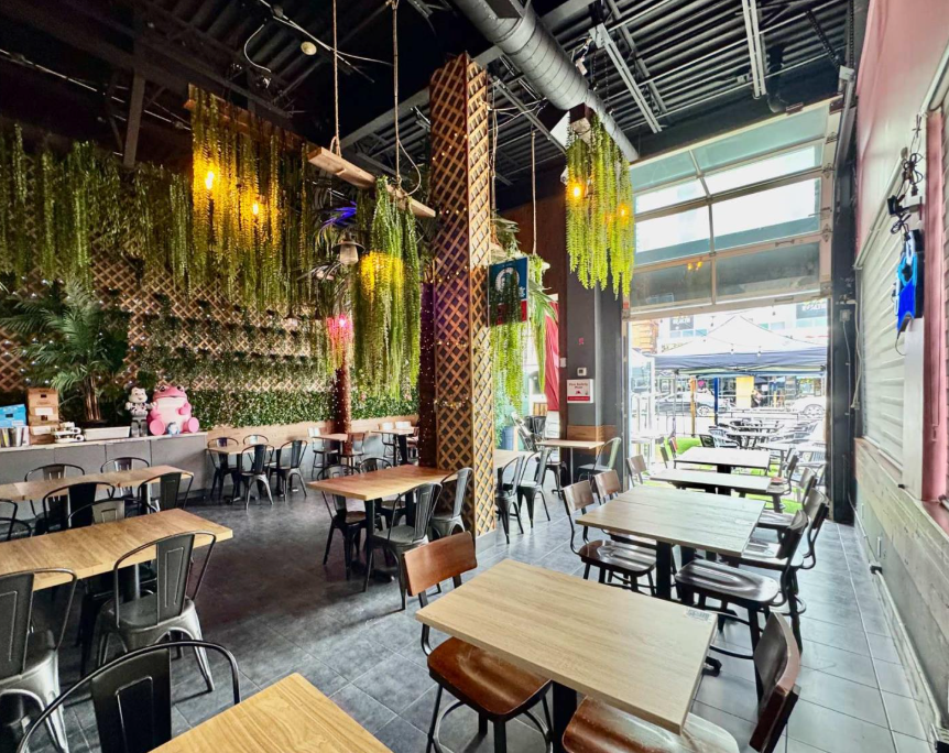 Restaurant for sale in Toronto