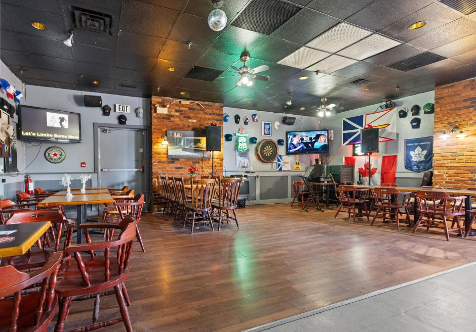 Bar & Grill Restaurant for sale in Brampton