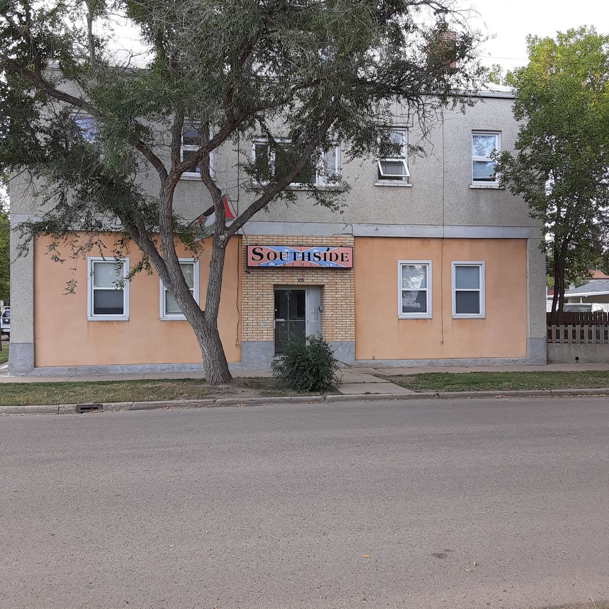 26 UNIT APARTMENT BUILDING IN MOOSE JAW WITH CAP. RATE OF 14.1%
