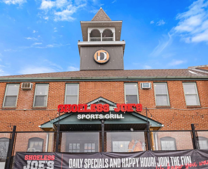 Sports Bar and Grill Restaurant for sale in Aurora Village