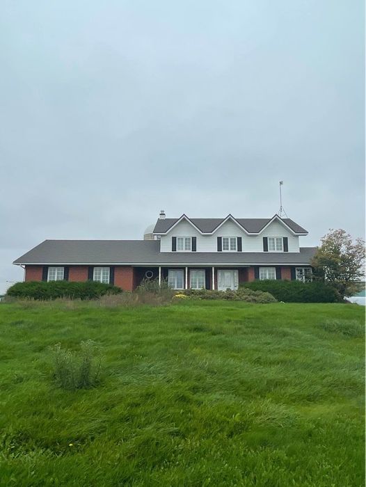 Farmhouse On A 17Acres For Sale In South Dundas