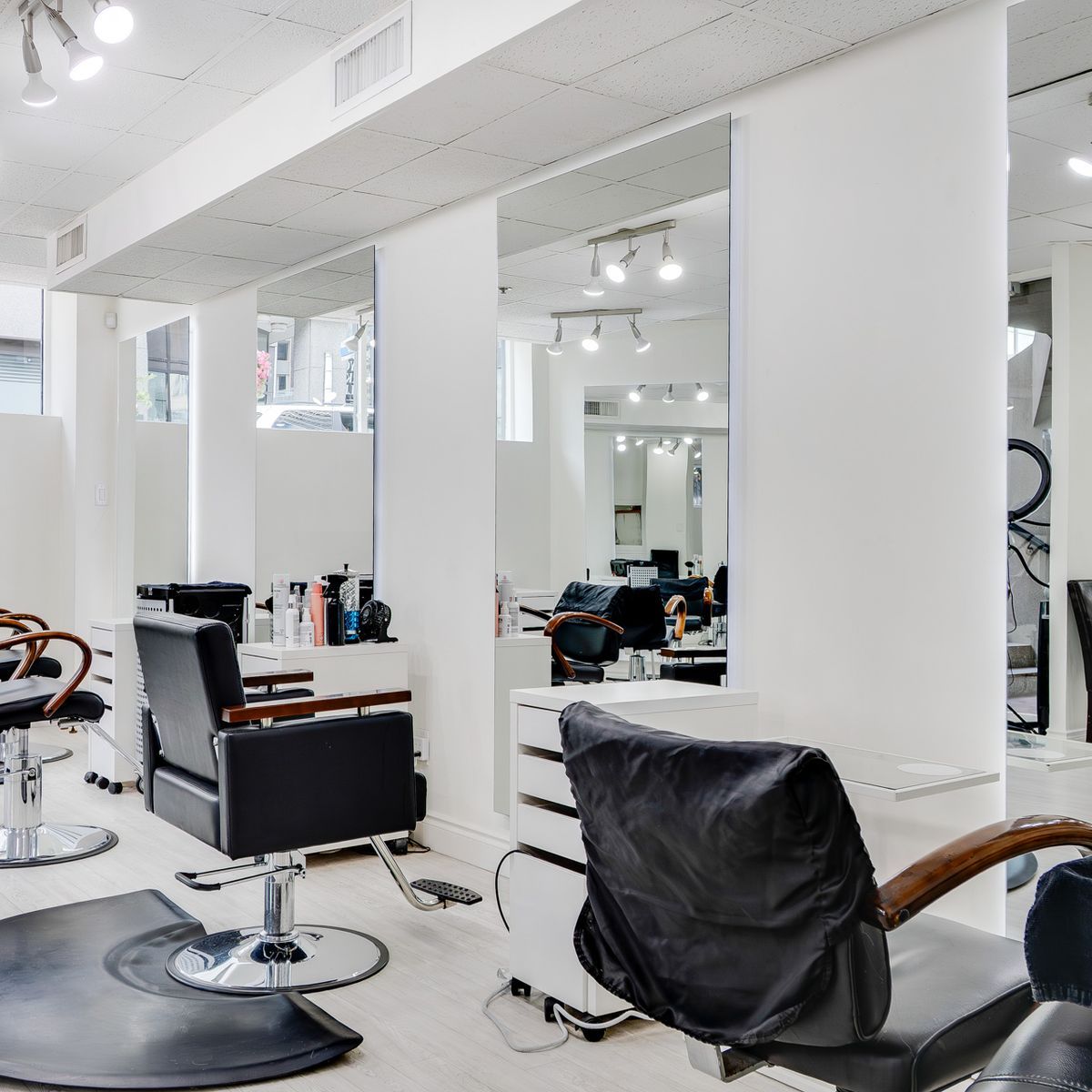 Established Hair Salon Business - Yorkville Toronto 