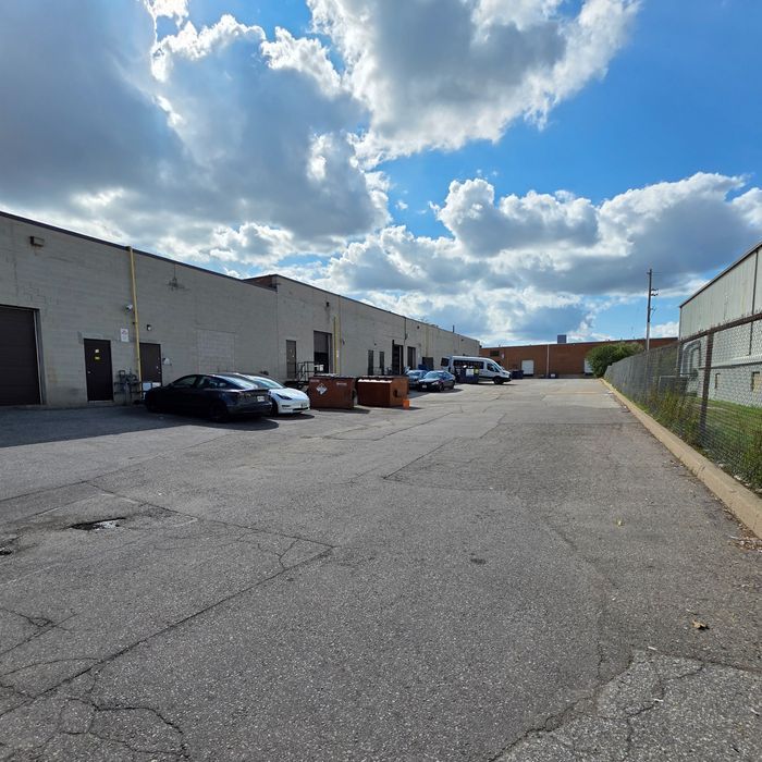 Furniture Delivery & Storage Business in Vaughan 