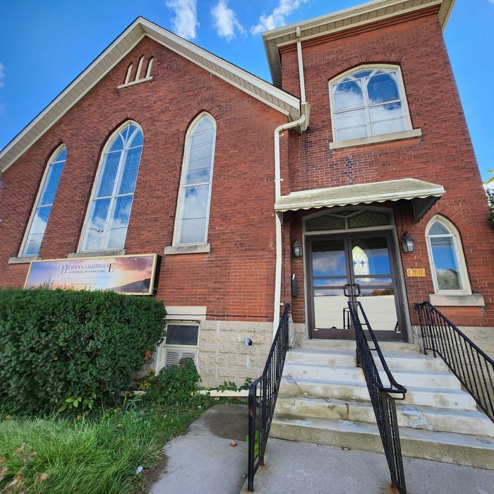 Institutional Building for Lease in London