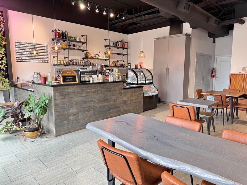 Turnkey Cafe Ready for New Owner - CHEAP RENT!