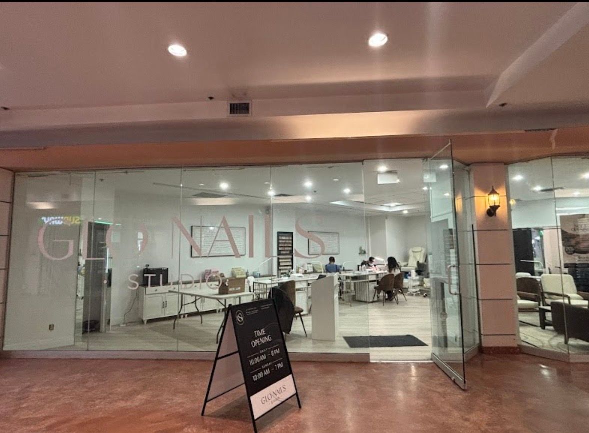 Nails Salon for Sale – 275 Dundas St W, Toronto