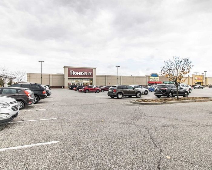 Retail Space For Lease In A Very Busy Walker Crossings Plaza 