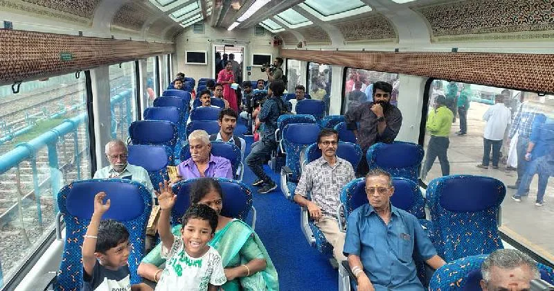 மதுரை - குருவாயூர் ரயிலில் 'விஸ்டாடோம்' பெட்டி : மேற்கு தொடர்ச்சி மலையின் அழகை ரசிக்கும் பயணிகள் சிறப்பு தொகுப்பு!