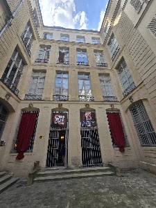 COMÉDIE NUMBER ONE