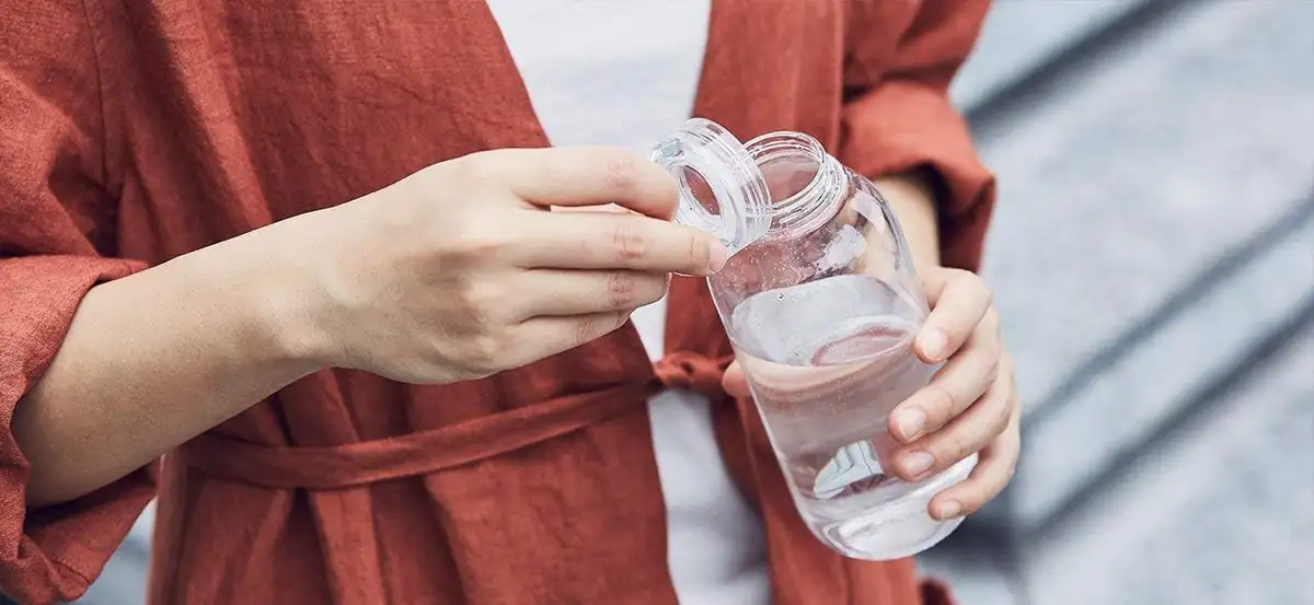 Kinto Wasserflasche 500ml in Smoke