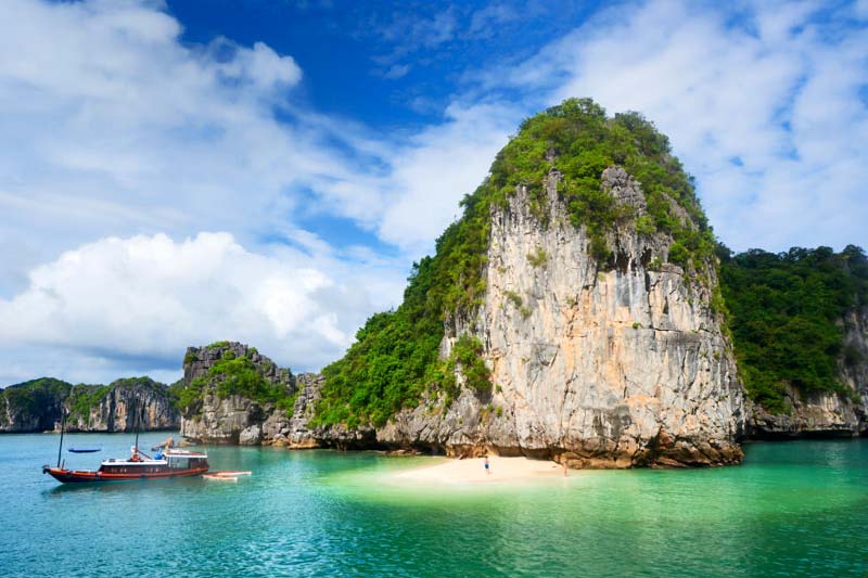 Small beach in lan ha bay