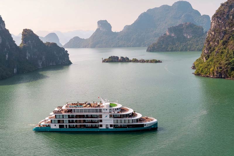 Overnight cruise Halong bay