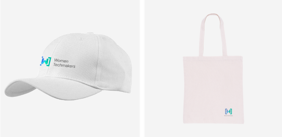 Imagen de una gorra blanca y una bolsa de mano con el logotipo de WTM.