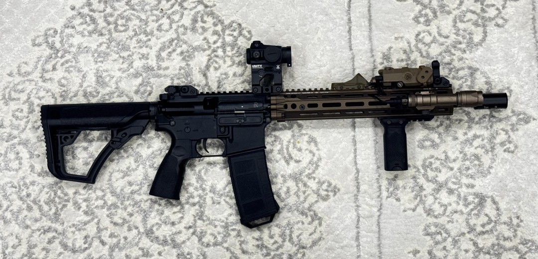 SATILIK EMG DANIEL DEFENSE DDM4A1 RIII SİYAH/TAN AIRSOFT AEG TÜFEK