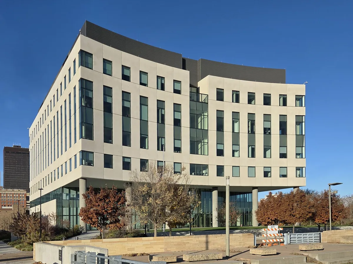 File:Des Moines Federal Courthouse.jpg