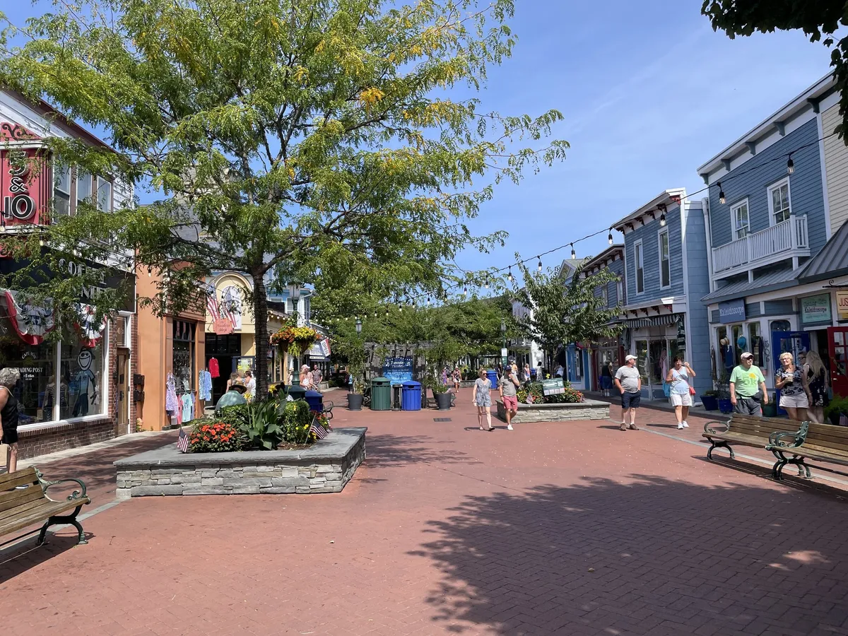 File:Washington Street Mall EB past Decatur Street.jpeg