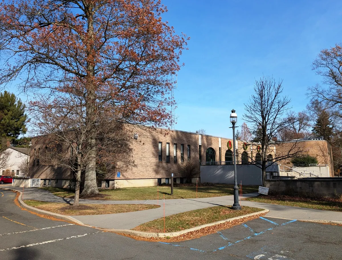 File:Monument Hall, Princeton, NJ, Dec. 2024.jpg