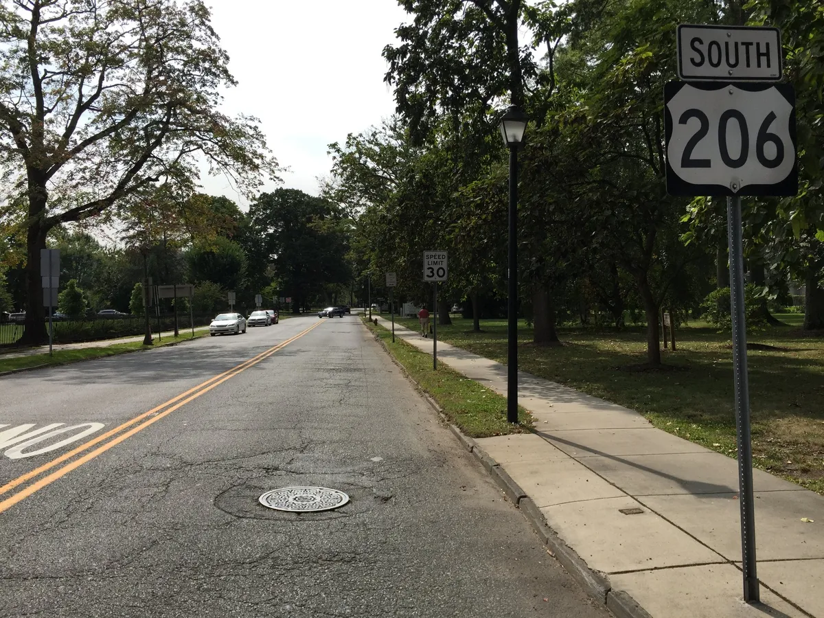 File:2017-09-12 14 27 57 View south along U.S. Route 206 and