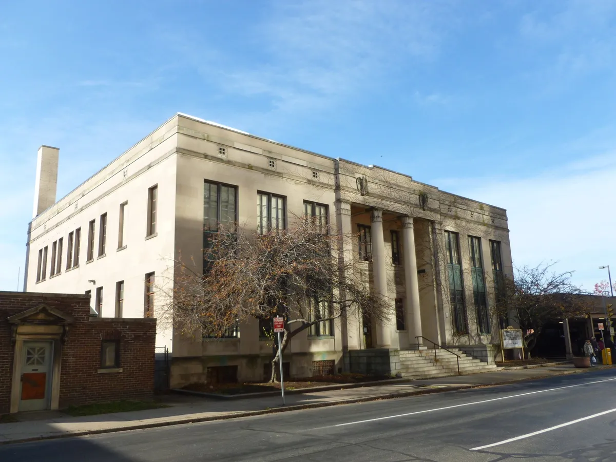 File:Springfield District Court.JPG