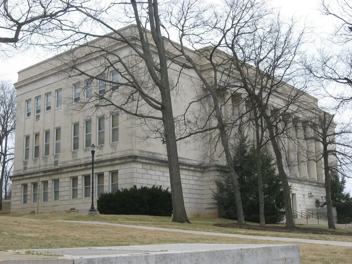 Bowling Green (Kentucky) - one of the places your quest passes through