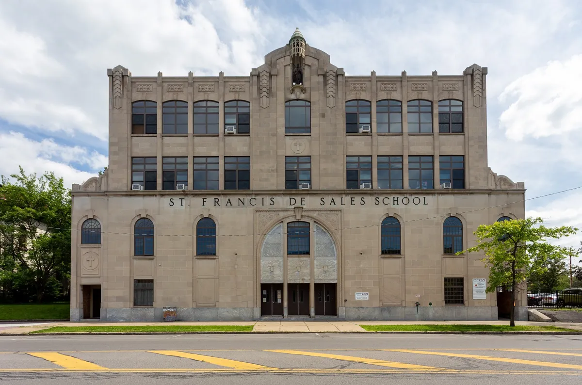 File:Former St. Francis de Sales School in Utica, NY.jpg