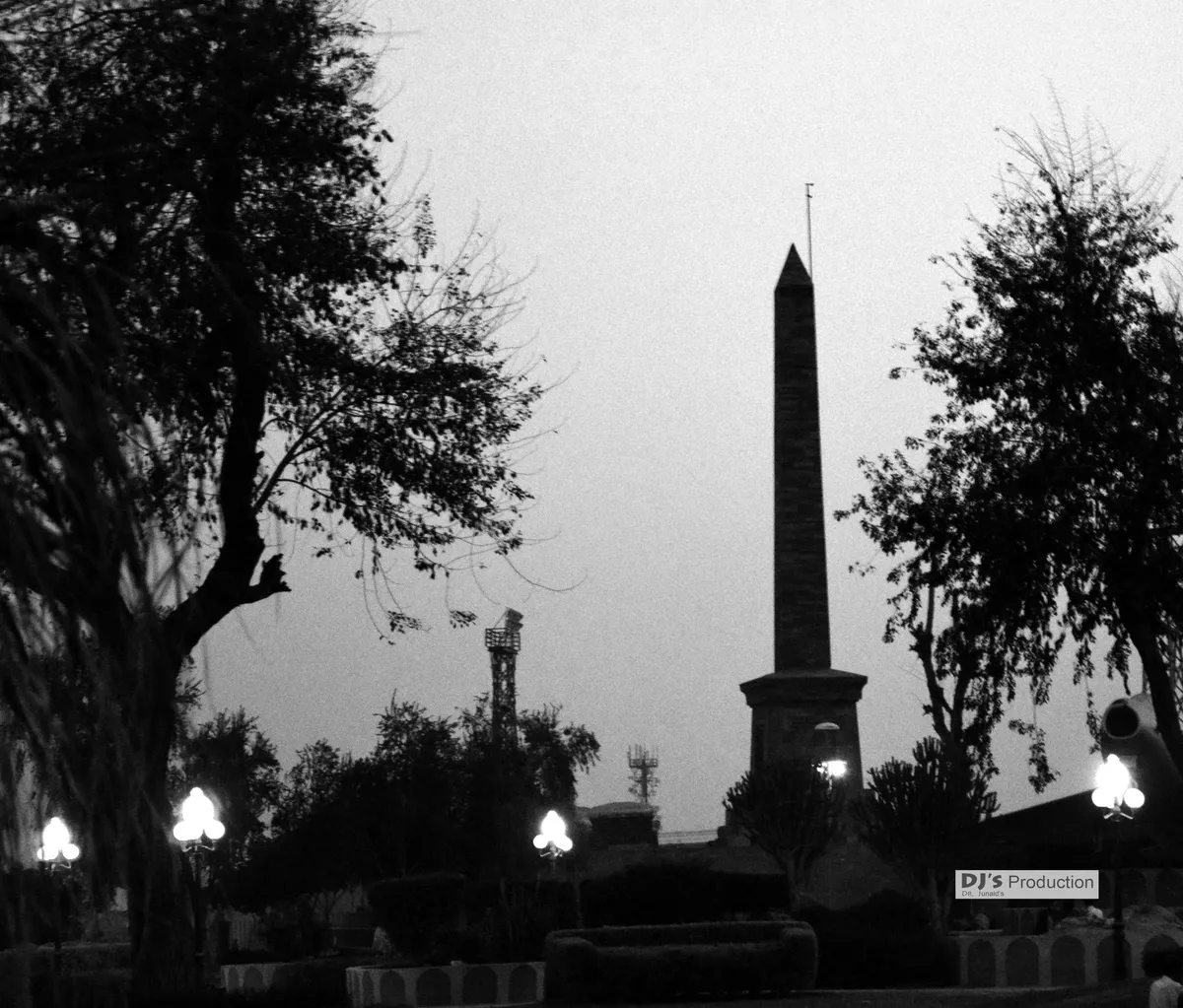 Vans Agnew Monument, Multan