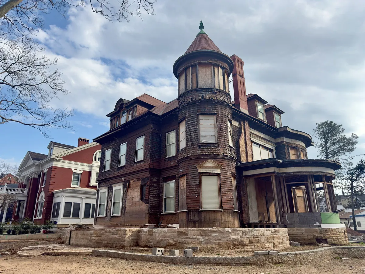 File:68 Gifford Ave Jersey City, New Jersey.jpg