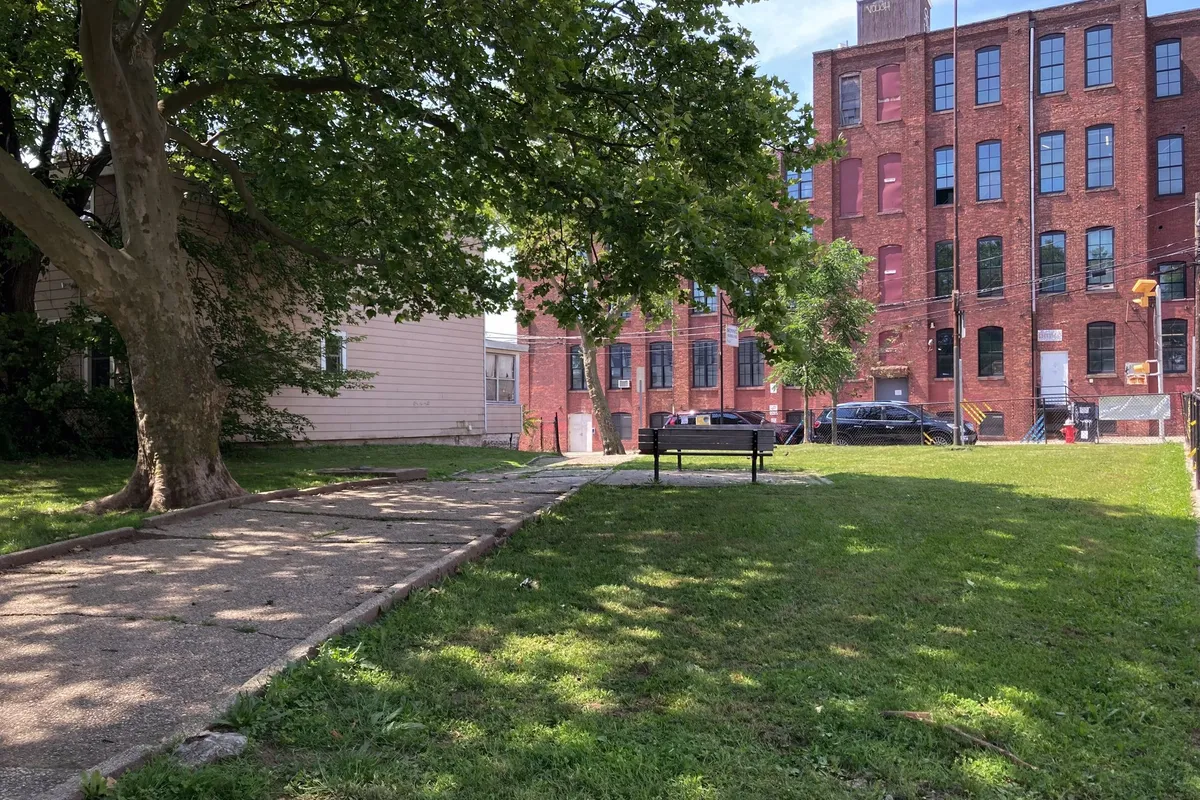 File:Skinner Park, Jersey City, New Jersey, US.jpg