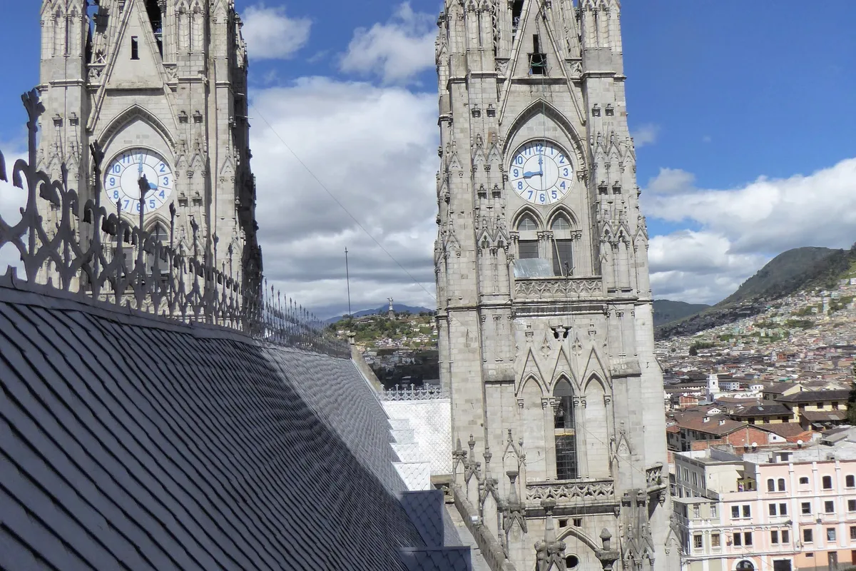 Basílica Católica del Voto Nacional - Parroquia Sagrado Corazón de Jesús in Quito