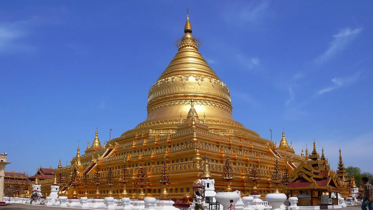 Shwezigon Pagoda Courtyard, Bagan