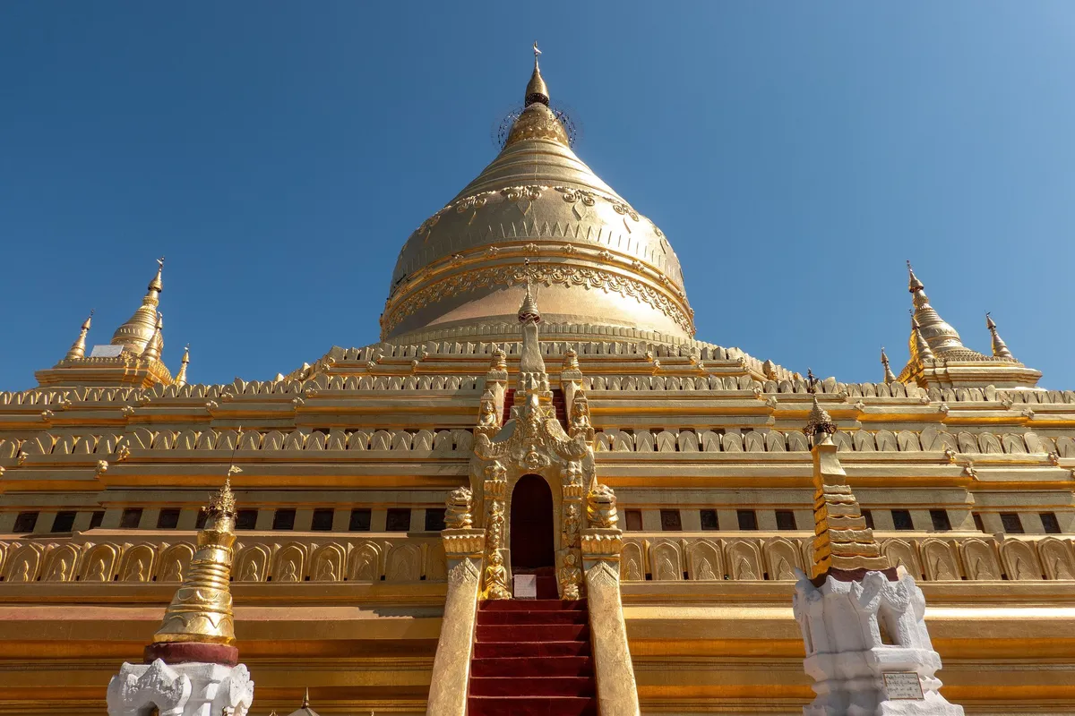 Shwezigon Pagoda Courtyard, Bagan
