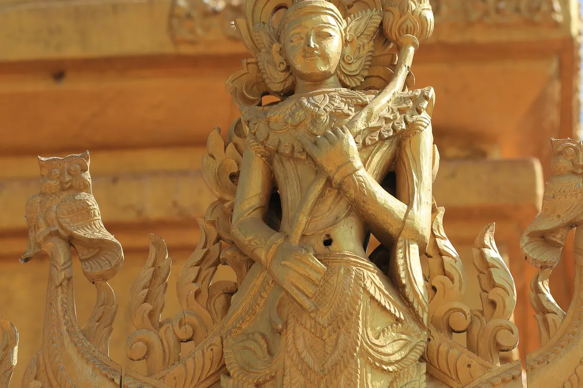 Shwezigon Pagoda Courtyard, Bagan