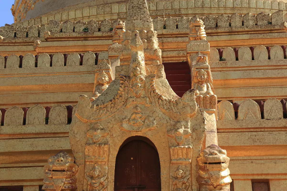 Shwezigon Pagoda Courtyard, Bagan