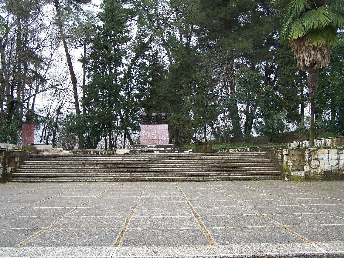 DEBATIK, Tirana