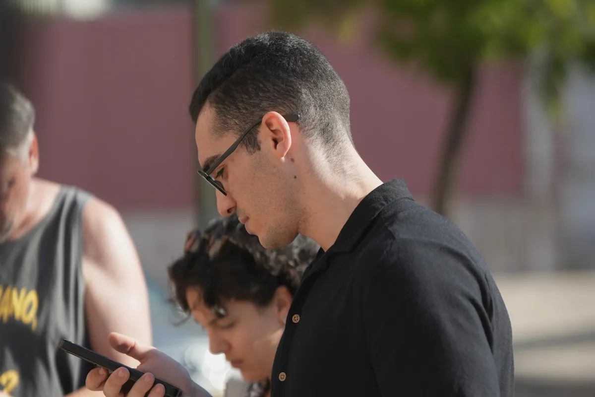 Players at a GoQuestIRL event in Lisbon, showing the style of the experience. Locations shown may differ from this quest's route.