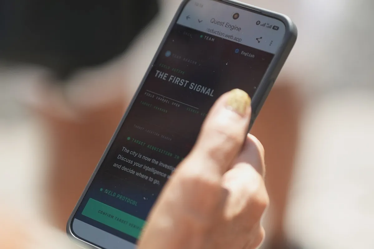 A player following the GoQuestIRL mission on their phone at our Lisbon event. Locations shown may differ from this quest's route.