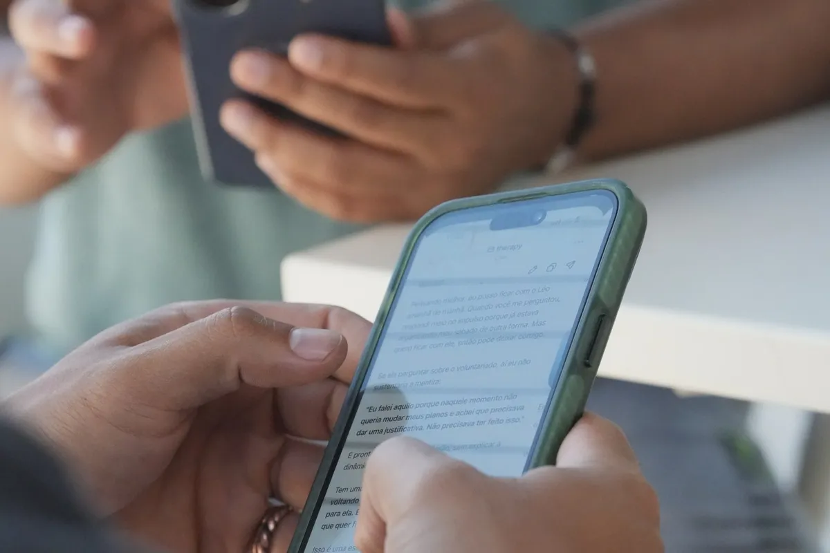 A player following the GoQuestIRL mission on their phone at our Lisbon event. Locations shown may differ from this quest's route.