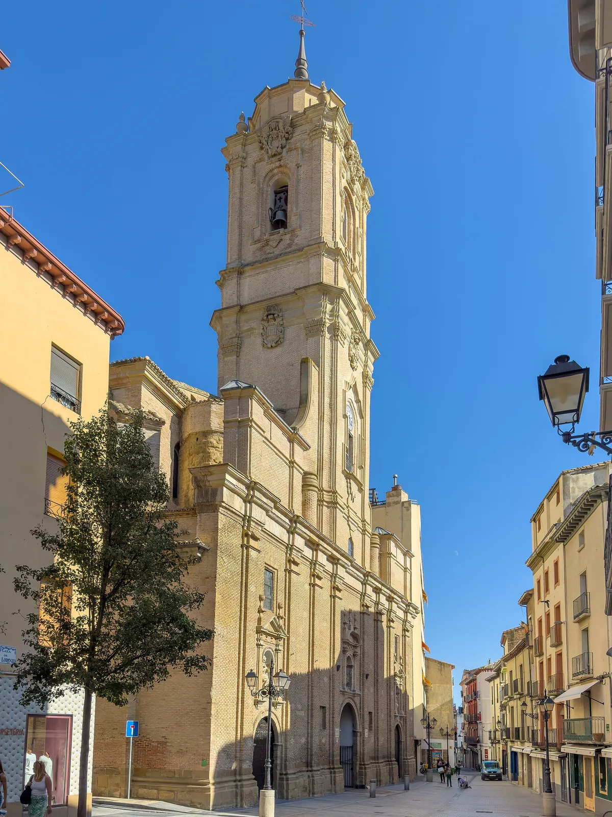 Plaza de San Lorenzo, Huesca: where your mission begins.