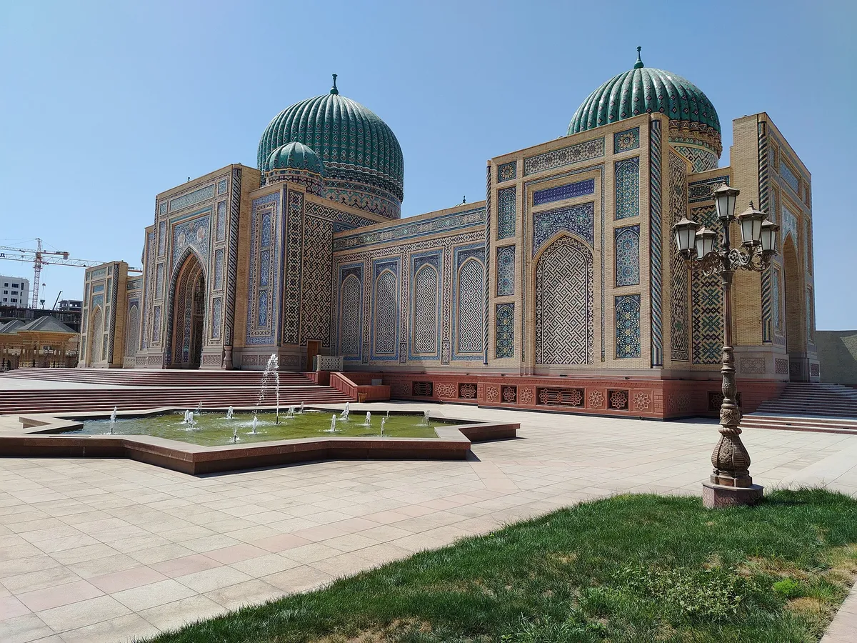 Khujand: one of the places this quest takes you.