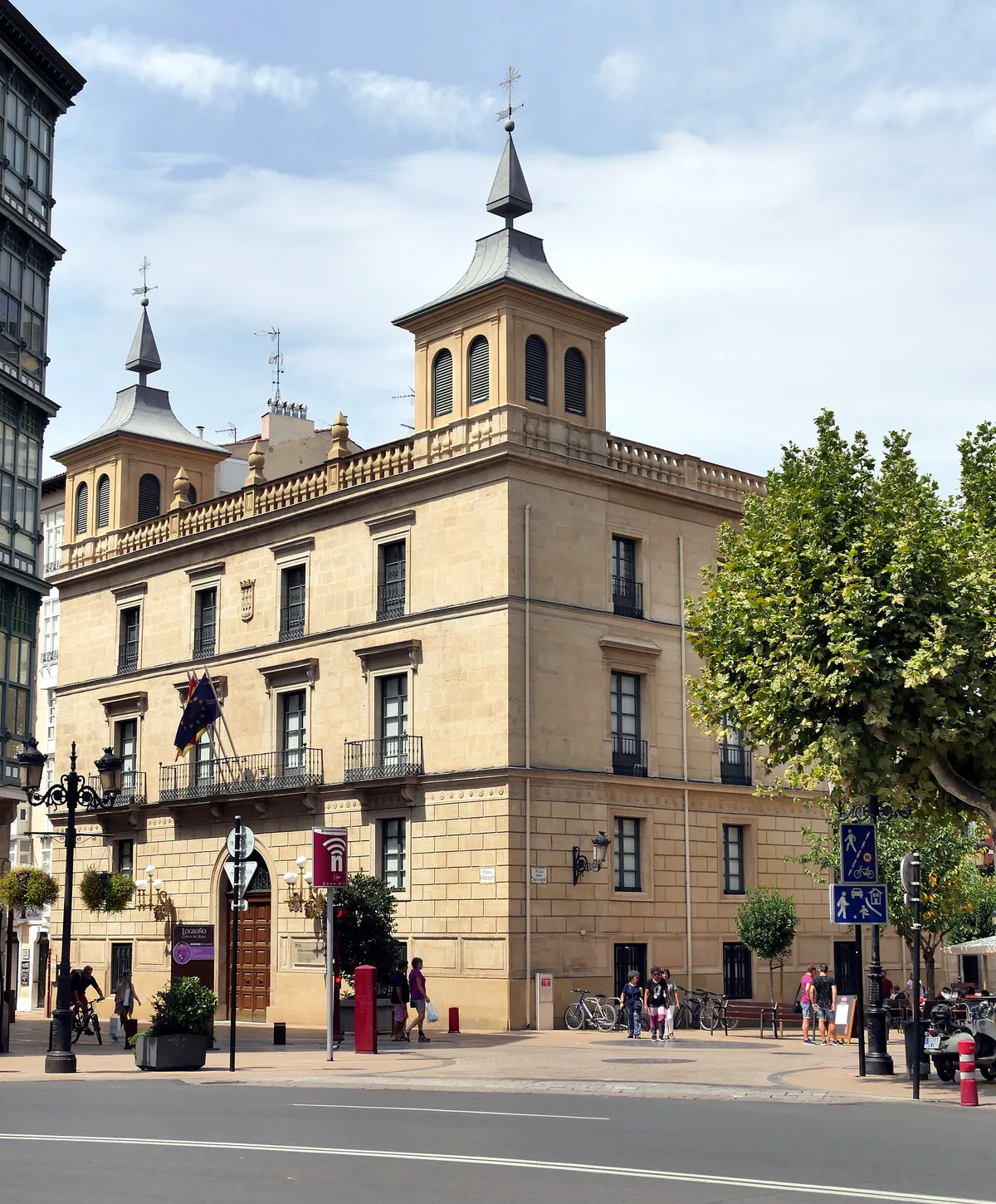 Palacio de los Chapiteles, Logrono: where your mission begins.