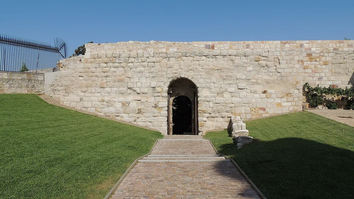 Zamora: one of the places this quest takes you.