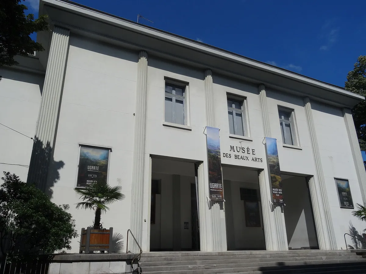 Musée des Beaux-Arts, Pau: where your mission begins.