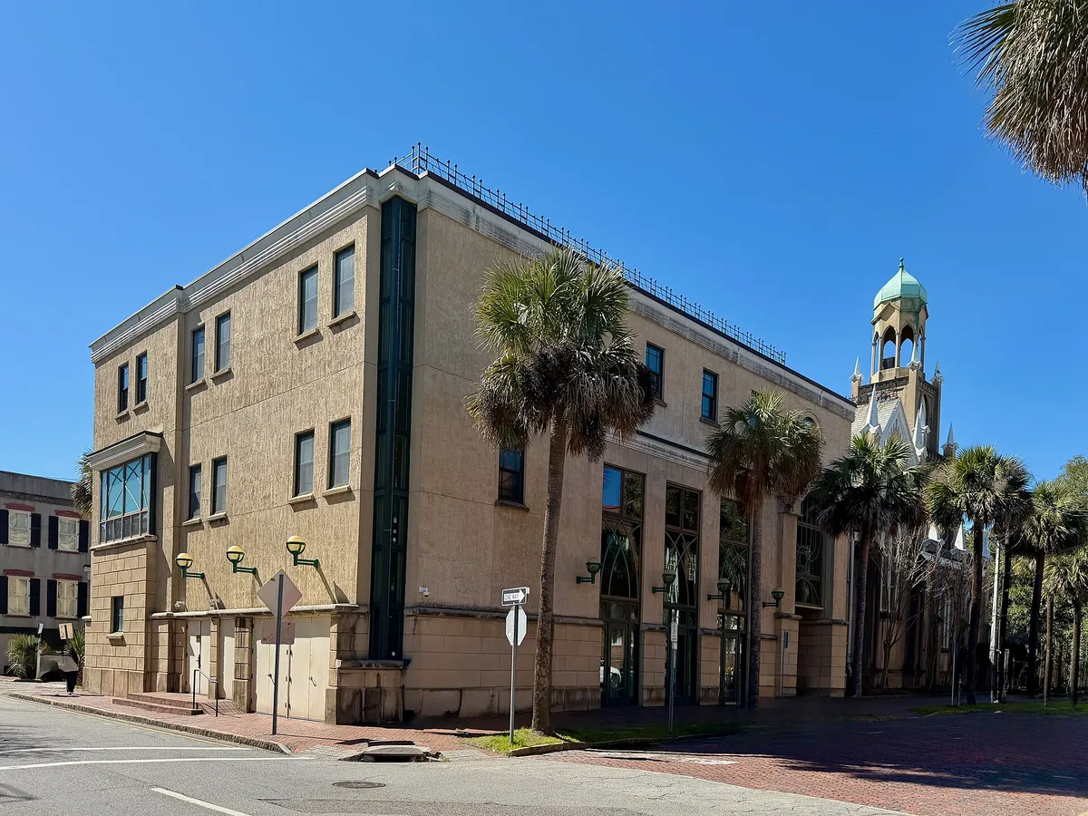 Savannah: one of the places this quest takes you.