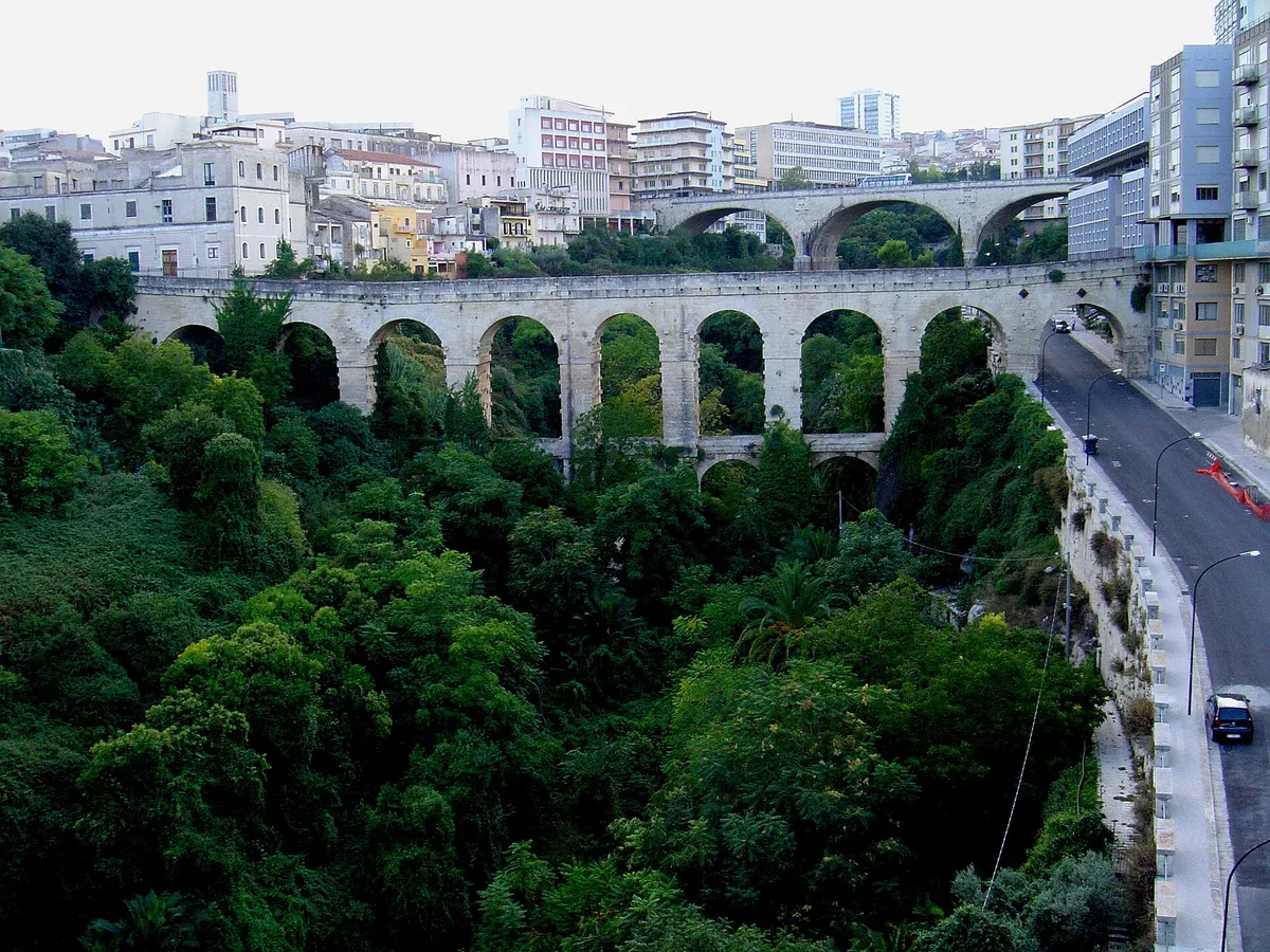 Ponte dei Cappucini, Ragusa: where your mission begins.